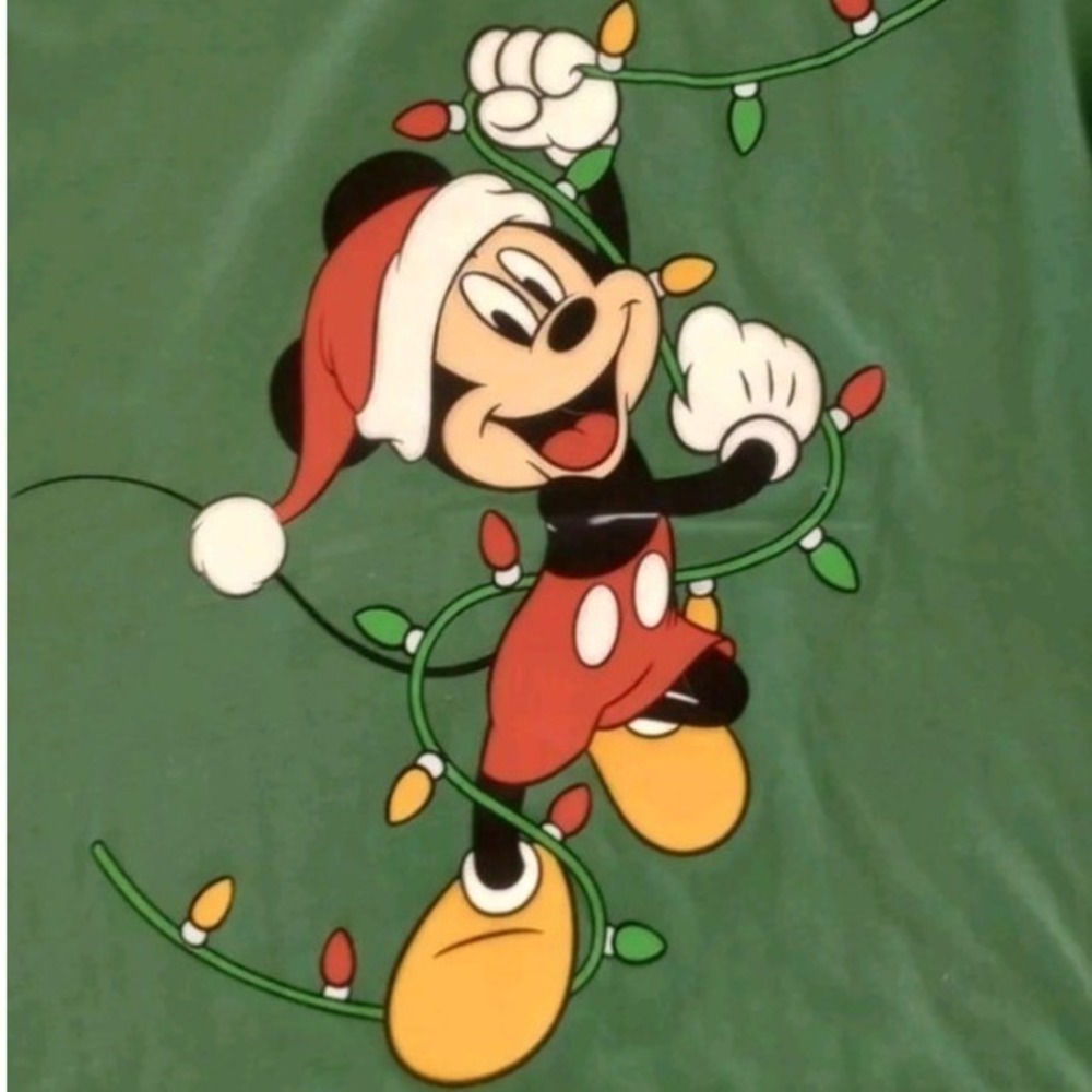 Old Navy Disney Mickey Mouse Christmas Lights Santa Hat Green Graphic Tee NEW